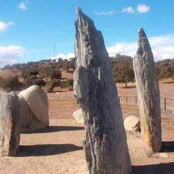 Click para ampliar. Pulsa en el nombre para ver la ficha. Menhir Piedras del Diablo. El Rosal de la Frontera. Huelva